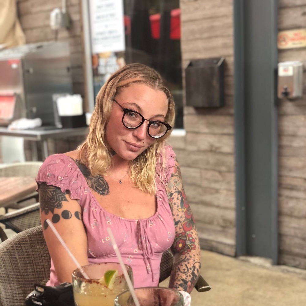 Meet your Posher, Laura